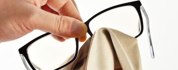 Co dělat a co nedělat při péči o brýlové čočky
